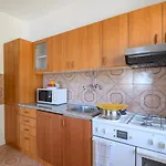 Mario - Veliki Stan Za Odmor - Terasa- Vrt - Bazen - Pogled More, Izoliran Apartman