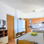 Mario - Veliki Stan Za Odmor - Terasa- Vrt - Bazen - Pogled More, Izoliran Apartment