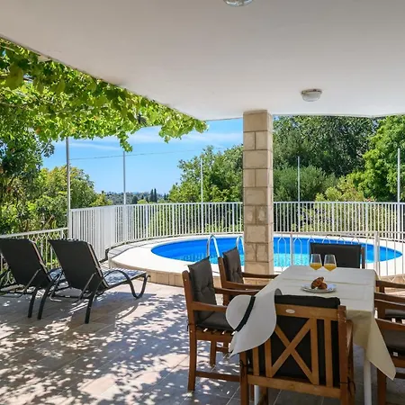 Apartamento Mario - Veliki Stan Za Odmor - Terasa- Vrt - Bazen - Pogled More, Izoliran Orasac