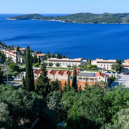 Mario - Veliki Stan Za Odmor - Terasa- Vrt - Bazen - Pogled More, Izoliran Apartamento