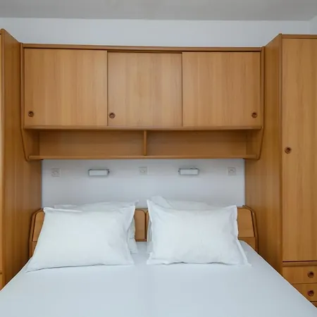 Mario - Veliki Stan Za Odmor - Terasa- Vrt - Bazen - Pogled More, Izoliran Apartamento Orasac