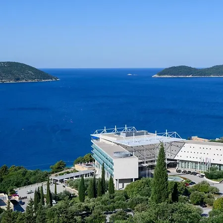 Mario - Veliki Stan Za Odmor - Terasa- Vrt - Bazen - Pogled More, Izoliran Apartamento Orasac