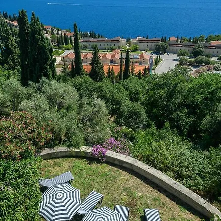 Mario - Veliki Stan Za Odmor - Terasa- Vrt - Bazen - Pogled More, Izoliran Apartamento *