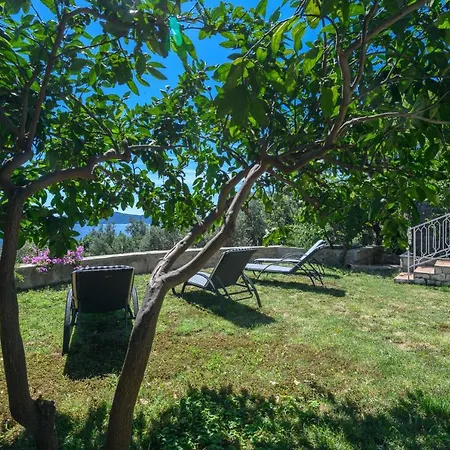 Mario - Veliki Stan Za Odmor - Terasa- Vrt - Bazen - Pogled More, Izoliran Apartamento