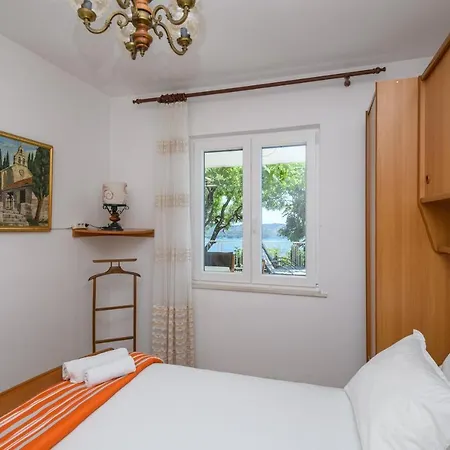 Mario - Veliki Stan Za Odmor - Terasa- Vrt - Bazen - Pogled More, Izoliran