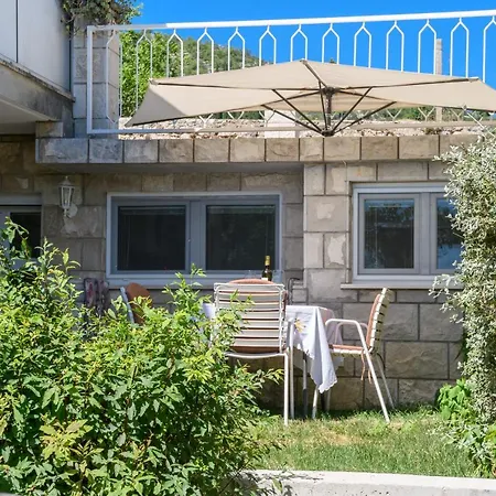 Mario - Veliki Stan Za Odmor - Terasa- Vrt - Bazen - Pogled More, Izoliran Appartement