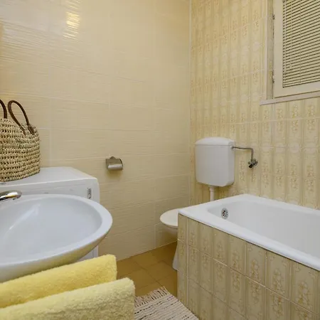 Mario - Veliki Stan Za Odmor - Terasa- Vrt - Bazen - Pogled More, Izoliran * Orasac