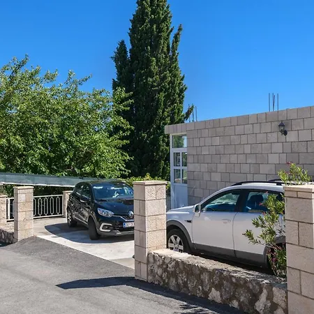 Mario - Veliki Stan Za Odmor - Terasa- Vrt - Bazen - Pogled More, Izoliran *