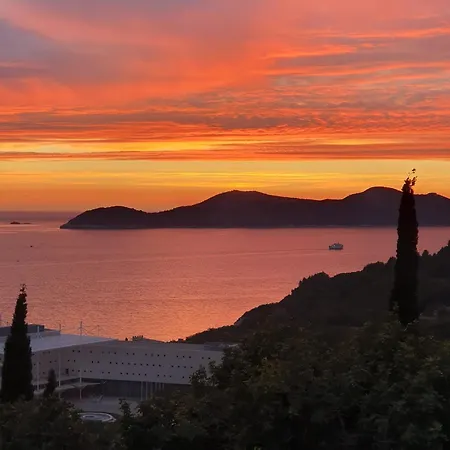 Mario - Veliki Stan Za Odmor - Terasa- Vrt - Bazen - Pogled More, Izoliran Orasac